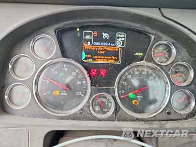 Zdjęcie 9 z 13 samochodu: 2015 KENWORTH T680 SEMI TRUCK VIN:1XKYAP8X4FJ470906 - miniatura