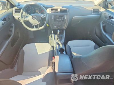 Zdjęcie 8 z 12 samochodu: 2017 VOLKSWAGEN JETTA S VIN:3VW2B7AJ5HM305843 - miniatura