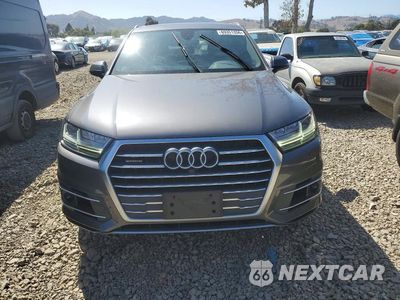 Piąte zdjęcie samochodu w środku: 2019 AUDI Q7 PREMIUM PLUS VIN:WA1LAAF70KD003846 - miniatura