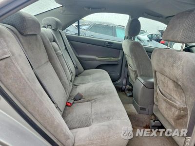 Zdjęcie 10 z 12 samochodu: 2004 TOYOTA CAMRY LE VIN:4T1BE32K84U352747 - miniatura