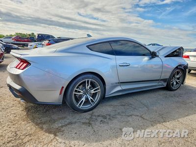 Trzecie zdjęcie samochodu z tyłu: 2025 FORD MUSTANG VIN:1FA6P8TH2S5109223 - miniatura
