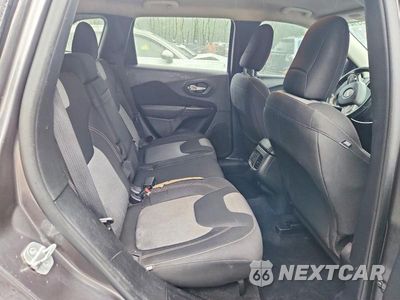 Zdjęcie 11 z 13 samochodu: 2014 JEEP CHEROKEE LATITUDE VIN:1C4PJMCS2EW147201 - miniatura