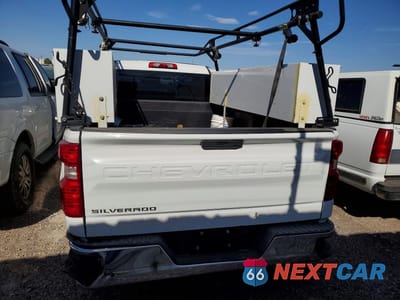 Zdjęcie 6 z 12 samochodu: 2020 CHEVROLET SILVERADO C1500 VIN:3GCNWAEF2LG382913 - miniatura