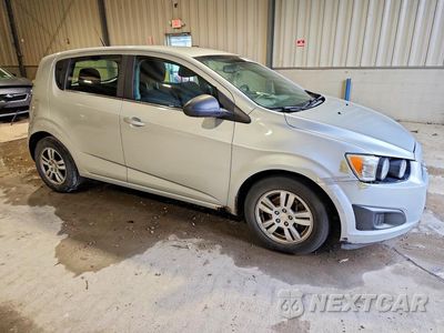 Czwarte zdjęcie samochodu z boku: 2012 CHEVROLET SONIC LT VIN:1G1JC6SH6C4167227 - miniatura