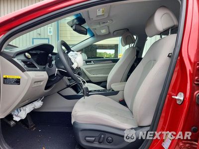 Zdjęcie 7 z 12 samochodu: 2017 HYUNDAI SONATA SPORT VIN:5NPE34AF4HH551506 - miniatura