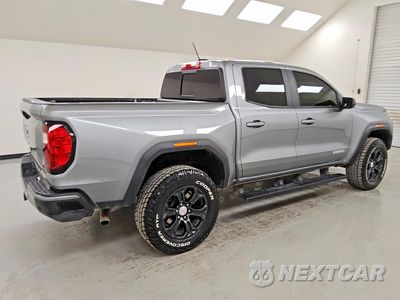 Trzecie zdjęcie samochodu z tyłu: 2024 GMC CANYON ELEVATION VIN:1GTP5BEK6R1260044 - miniatura