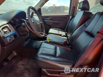 Zdjęcie 7 z 13 samochodu: 2013 CHEVROLET SUBURBAN FL VIN:1GNSC5E0XDR140734 - miniatura