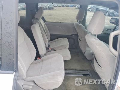 Zdjęcie 11 z 13 samochodu: 2015 TOYOTA SIENNA LE VIN:5TDKK3DC8FS620559 - miniatura
