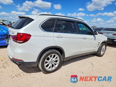 Trzecie zdjęcie samochodu z tyłu: 2016 BMW X5 XDRIVE50I VIN:5UXKR6C58G0J82466 - miniatura