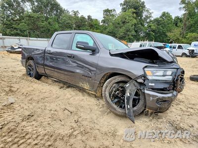 Czwarte zdjęcie samochodu z boku: 2023 RAM 1500 LARAMIE VIN:1C6SRFRT3PN646510 - miniatura