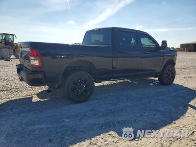 Trzecie zdjęcie samochodu z tyłu: 2023 RAM 2500 BIG HORN VIN:3C6UR5DL6PG505465 - miniatura