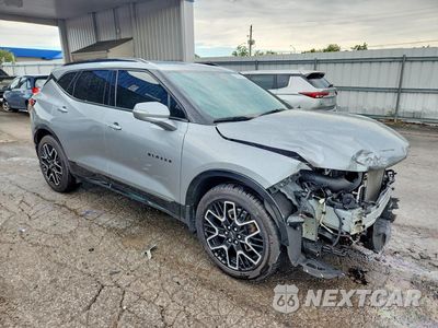 Czwarte zdjęcie samochodu z boku: 2023 CHEVROLET BLAZER RS VIN:3GNKBKRS3PS128231 - miniatura