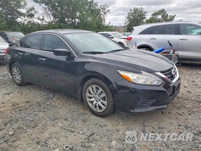 Czwarte zdjęcie samochodu z boku: 2017 NISSAN ALTIMA 2.5 S VIN:1N4AL3AP6HC275784 - miniatura