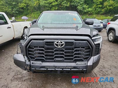Piąte zdjęcie samochodu w środku: 2024 TOYOTA TUNDRA SR5 VIN:5TFLA5DB9RX179923 - miniatura