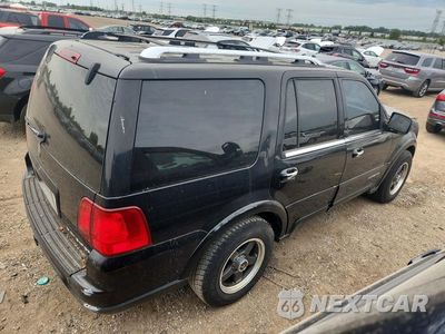 Trzecie zdjęcie samochodu z tyłu: 2004 LINCOLN NAVIGATOR VIN:5LMFU27R54LJ27421 - miniatura