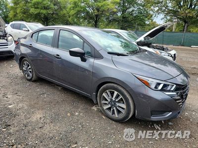 Czwarte zdjęcie samochodu z boku: 2023 NISSAN VERSA S VIN:3N1CN8DV6PL825754 - miniatura