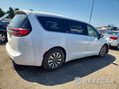 Trzecie zdjęcie samochodu z tyłu: 2024 CHRYSLER PACIFICA HYBRID SELECT VIN:2C4RC1S72RR127334 - miniatura