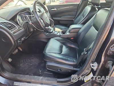 Zdjęcie 7 z 12 samochodu: 2018 CHRYSLER 300 LIMITED VIN:2C3CCAKG4JH160503 - miniatura