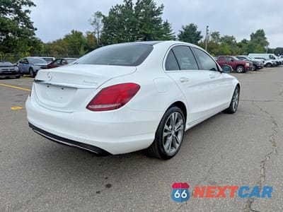Czwarte zdjęcie samochodu z boku: 2017 MERCEDES-BENZ C 300 4MATIC VIN:55SWF4KB7HU198313 - miniatura