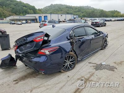 Trzecie zdjęcie samochodu z tyłu: 2022 TOYOTA CAMRY SE VIN:4T1G11AK4NU714176 - miniatura