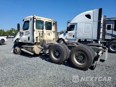 Drugie zdjęcie samochodu z przodu: 2015 FREIGHTLINER CASCADIA 125 VIN:3AKJGEDV1FSGG3941 - miniatura