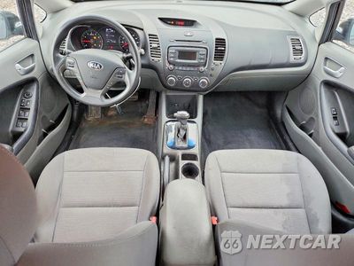 Zdjęcie 8 z 12 samochodu: 2017 KIA FORTE LX VIN:3KPFK4A71HE159930 - miniatura