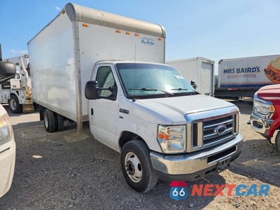 Czwarte zdjęcie samochodu z boku: 2013 FORD ECONOLINE E350 SUPER DUTY CUTAWAY VAN VIN:1FDWE3FLXDDB15942 - miniatura