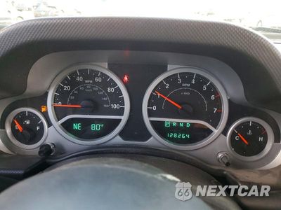 Zdjęcie 9 z 12 samochodu: 2007 JEEP WRANGLER SAHARA VIN:1J4GB59187L136381 - miniatura