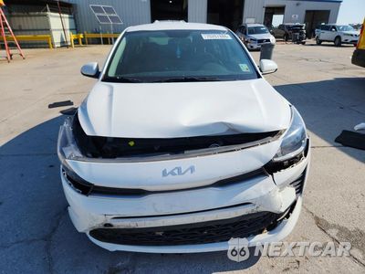Piąte zdjęcie samochodu w środku: 2022 KIA RIO S VIN:3KPA24AD9NE435539 - miniatura