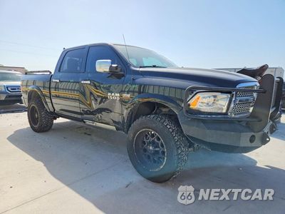 Czwarte zdjęcie samochodu z boku: 2018 RAM 1500 LARAMIE VIN:1C6RR7NT0JS110522 - miniatura
