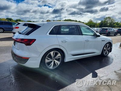 Trzecie zdjęcie samochodu z tyłu: 2024 AUDI Q8 E-TRON PREMIUM PLUS VIN:WA15AAGE7RB032210 - miniatura