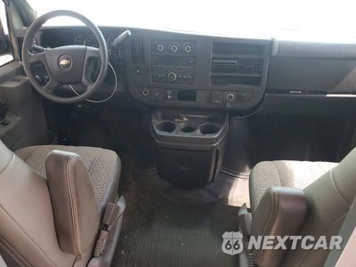 Zdjęcie 8 z 13 samochodu: 2017 CHEVROLET EXPRESS G2500 VIN:1GCWGAFF0H1346630 - miniatura
