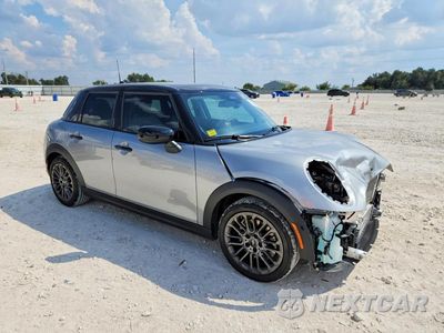 Czwarte zdjęcie samochodu z boku: 2025 MINI COOPER S VIN:WMW53GD05S2X08510 - miniatura