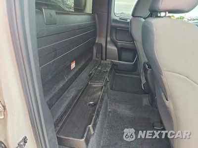 Zdjęcie 10 z 12 samochodu: 2023 TOYOTA TACOMA SR VIN:3TYRX5GN0PT080851 - miniatura