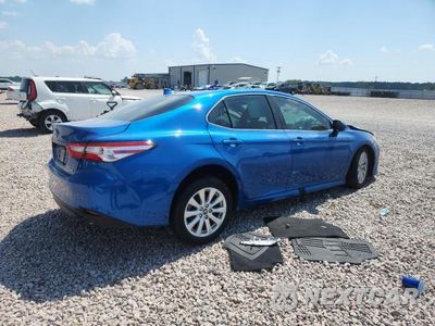 Trzecie zdjęcie samochodu z tyłu: 2020 TOYOTA CAMRY LE VIN:4T1C11AK9LU311189 - miniatura