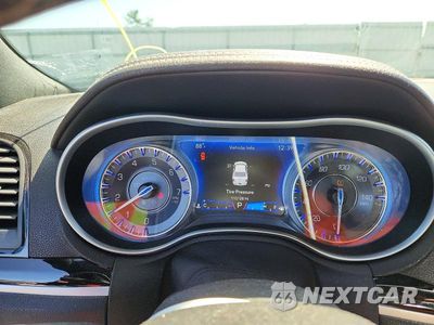Zdjęcie 9 z 12 samochodu: 2021 CHRYSLER 300 S VIN:2C3CCABG7MH589137 - miniatura