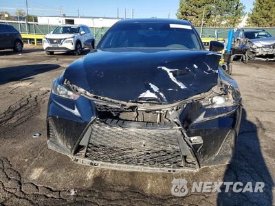 Piąte zdjęcie samochodu w środku: 2018 LEXUS IS 350 VIN:JTHCZ1D21J5015985 - miniatura