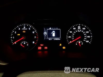 Zdjęcie 9 z 13 samochodu: 2017 KIA SORENTO EX VIN:5XYPH4A19HG250140 - miniatura