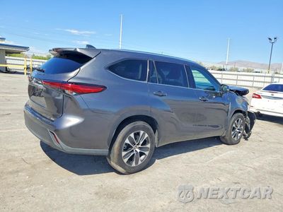 Trzecie zdjęcie samochodu z tyłu: 2021 TOYOTA HIGHLANDER XLE VIN:5TDGZRAH7MS537125 - miniatura