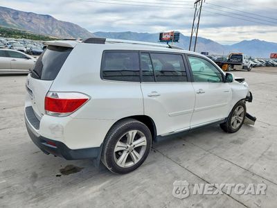 Trzecie zdjęcie samochodu z tyłu: 2013 TOYOTA HIGHLANDER LIMITED VIN:5TDDK3EH8DS190872 - miniatura