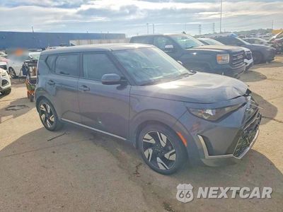Czwarte zdjęcie samochodu z boku: 2023 KIA SOUL GT LINE VIN:KNDJ53AU9P7890735 - miniatura