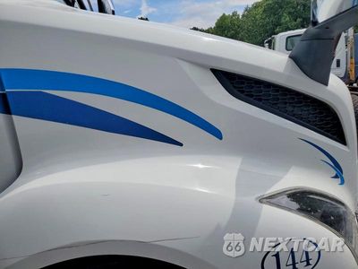 Zdjęcie 10 z 13 samochodu: 2022 VOLVO VNL SEMI TRUCK VIN:4V4NC9EH3NN299109 - miniatura
