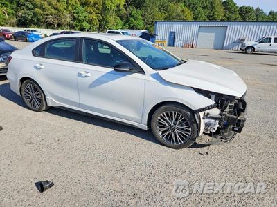 Czwarte zdjęcie samochodu z boku: 2024 KIA FORTE GT LINE VIN:3KPF54AD6RE789618 - miniatura