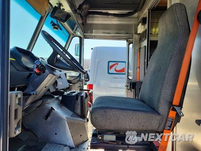 Zdjęcie 7 z 13 samochodu: 2020 FREIGHTLINER MT45G CHASSIS DELIVERY TRUCK VIN:4UZAC2EA1LCLZ7225 - miniatura