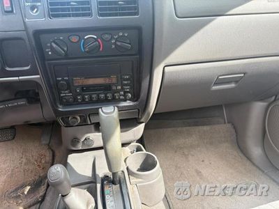 Zdjęcie 9 z 10 samochodu: 2001 TOYOTA TACOMA DELUXE VIN:5TEPM62NX12729929 - miniatura