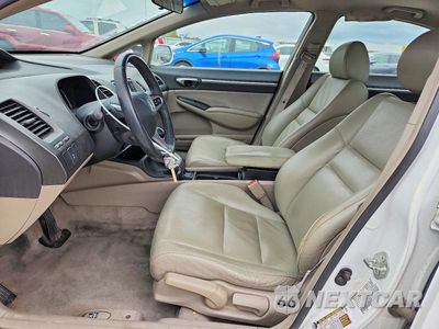 Zdjęcie 7 z 12 samochodu: 2010 HONDA CIVIC EXL VIN:19XFA1F91AE013500 - miniatura