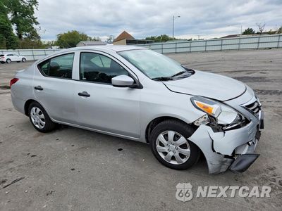 Czwarte zdjęcie samochodu z boku: 2016 NISSAN VERSA 1.6 S PLUS VIN:3N1CN7AP7GL835788 - miniatura