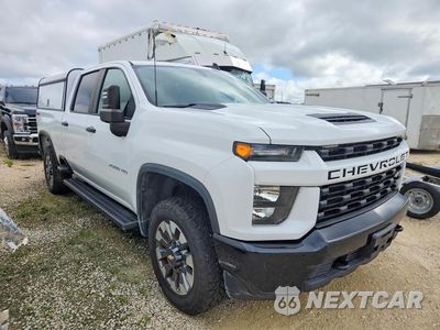 Czwarte zdjęcie samochodu z boku: 2023 CHEVROLET SILVERADO K2500 CUSTOM VIN:1GC4YME78PF135855 - miniatura
