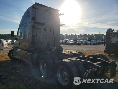 Drugie zdjęcie samochodu z przodu: 2016 FREIGHTLINER CASCADIA 125 SEMI TRUCK VIN:3AKGGLD55GSGC5080 - miniatura