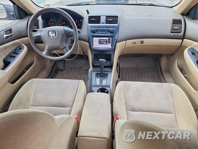Zdjęcie 8 z 12 samochodu: 2003 HONDA ACCORD LX VIN:3HGCM56363G705628 - miniatura